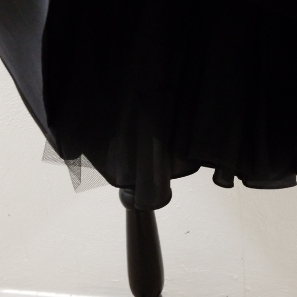 Elegant David's Bridal Dress - Picture 4 of 7